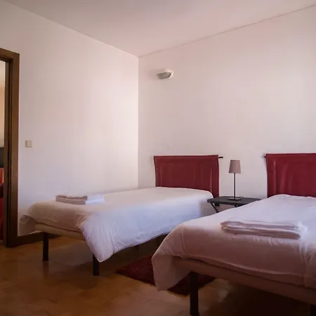 Hi Ofir - De Juventude Хостел Эшпозенди