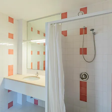 Hi Ofir - De Juventude Hostel